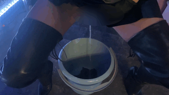 Slip sucked dry with piss